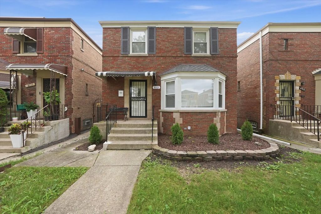 8113 S Campbell Avenue, Chicago