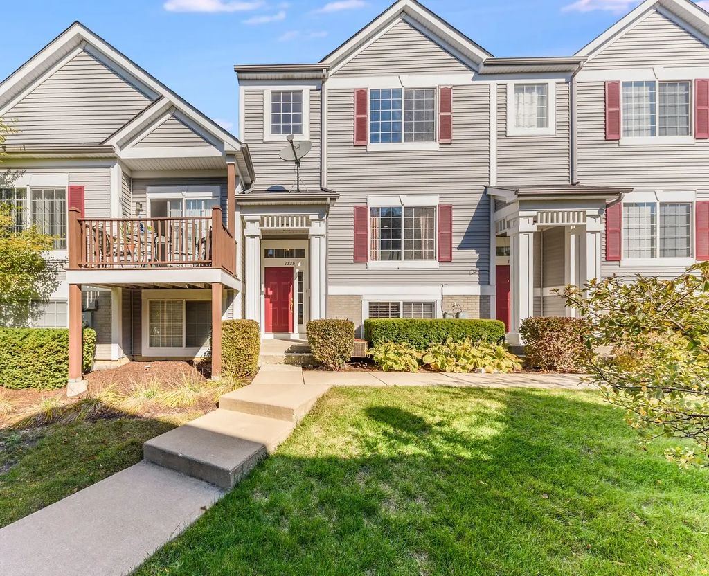122 Enclave Circle B, Bolingbrook