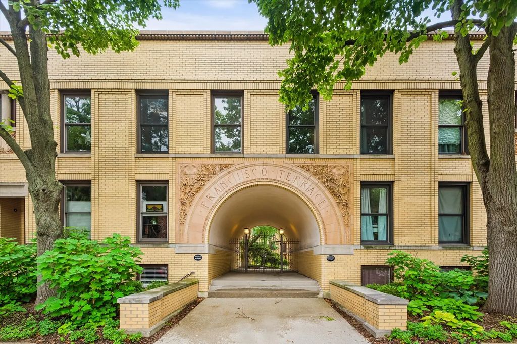 129 Francisco Terrace, Oak Park