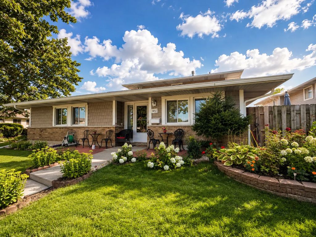 1457 Fremont Drive, Hanover Park