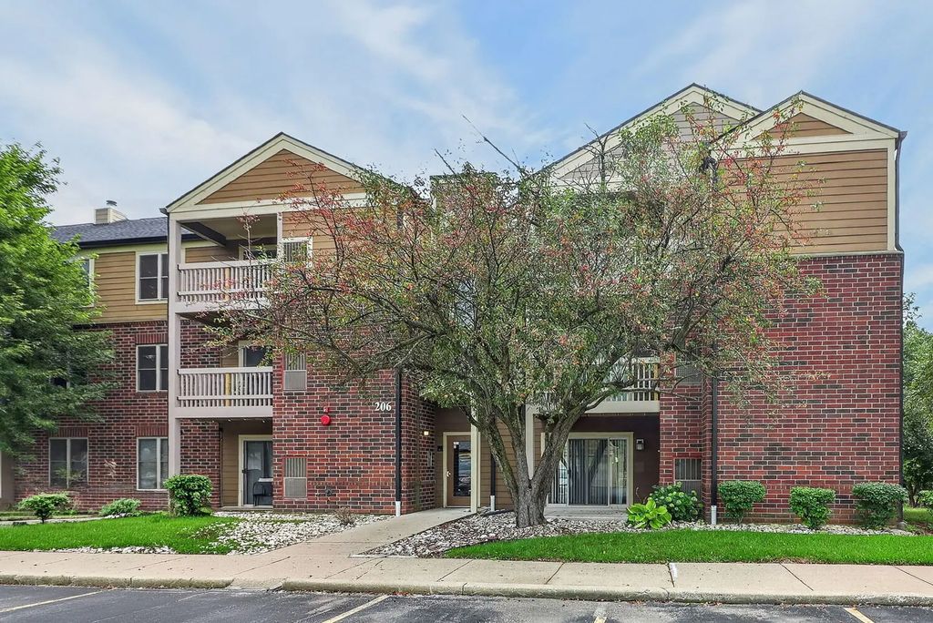 206 Glengarry Drive 208, Bloomingdale