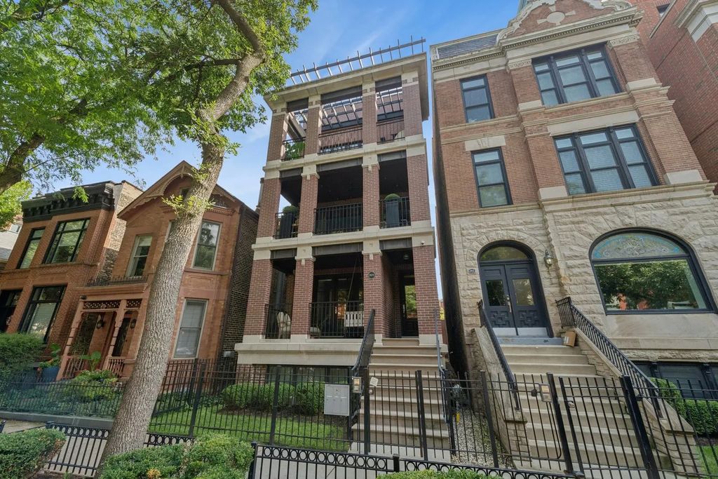 1909 N Bissell Street 2, Chicago, 60614
