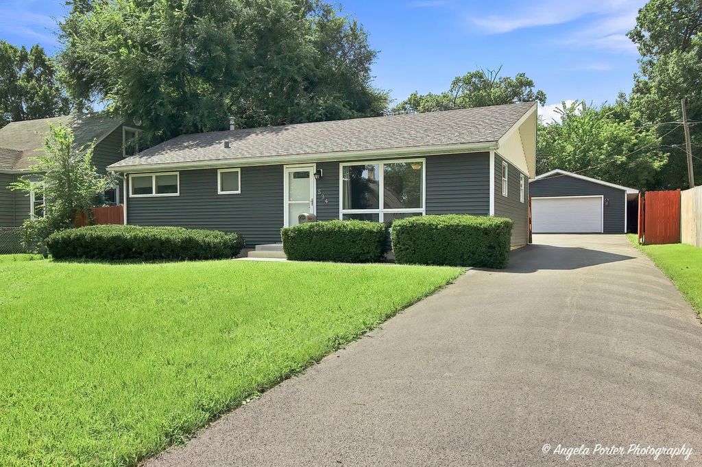 534 Whitney Avenue, Winthrop Harbor