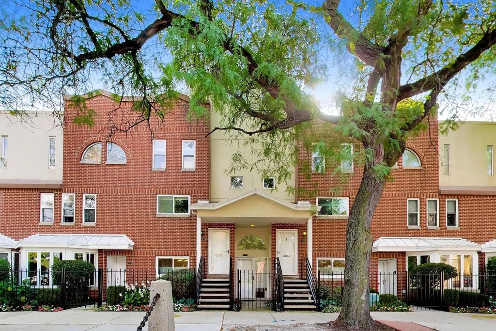 701 S Carpenter Street C, Chicago