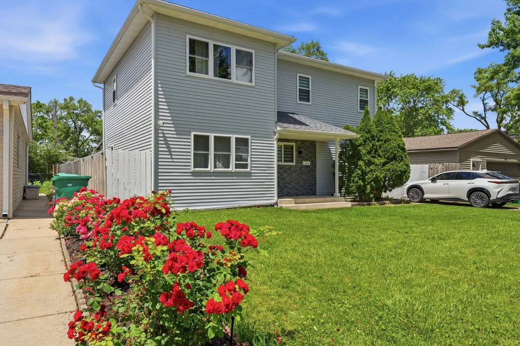 290 E Norman Lane, Wheeling