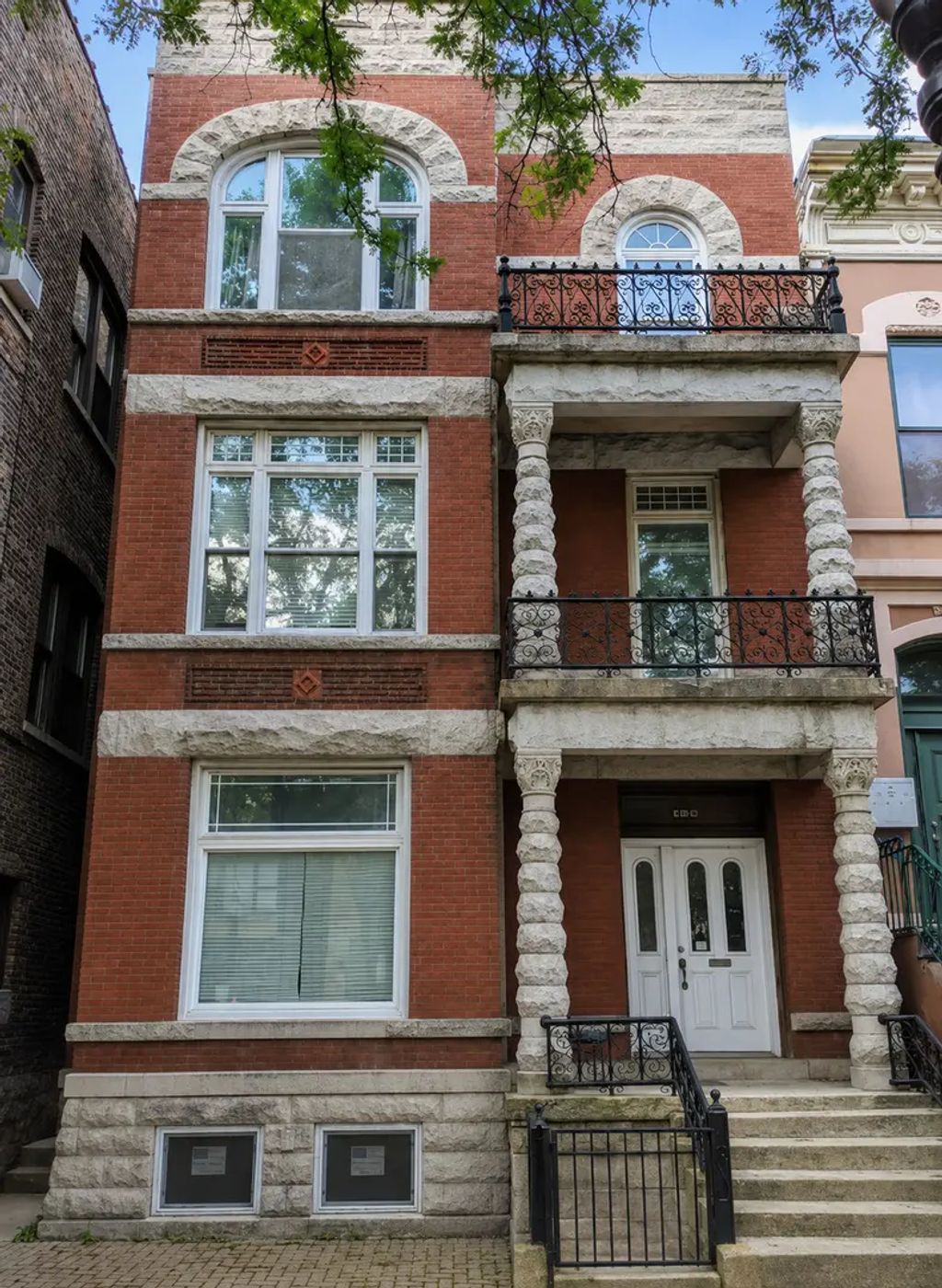 1106 W Taylor Street 2nd-flr, Chicago, 60607