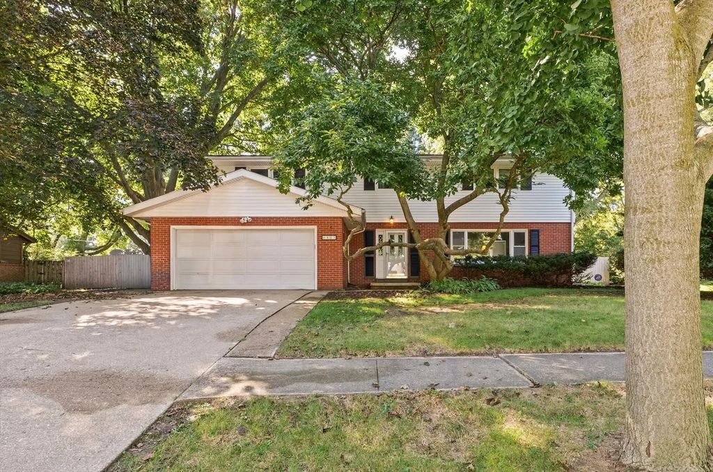 803 Brighton Drive, Urbana