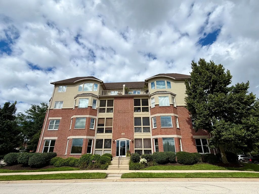 100 N River Lane 401, Geneva