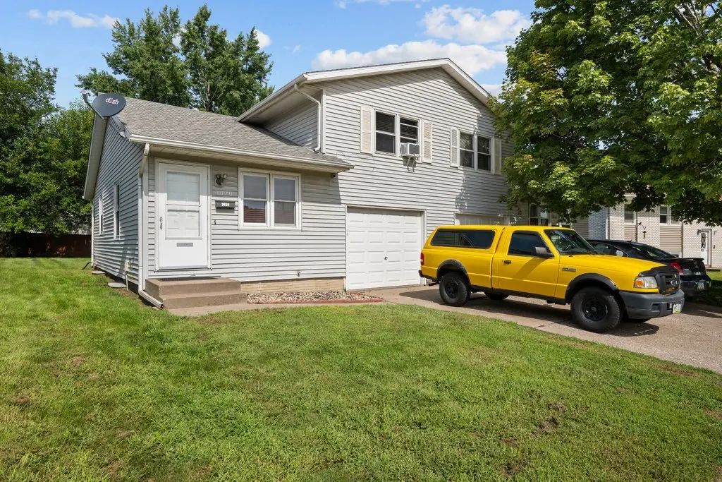 3020 N Michigan Avenue, Davenport