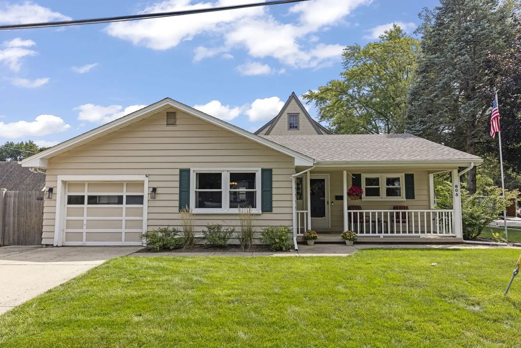 805 Walnut Avenue, St. Charles