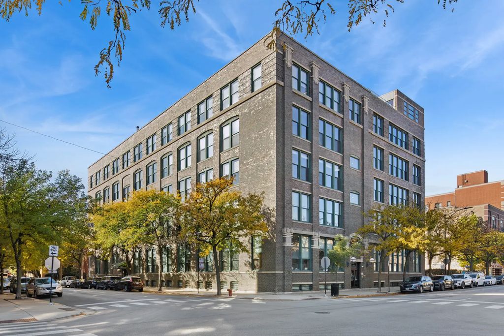 1327 W Washington Boulevard 105, Chicago