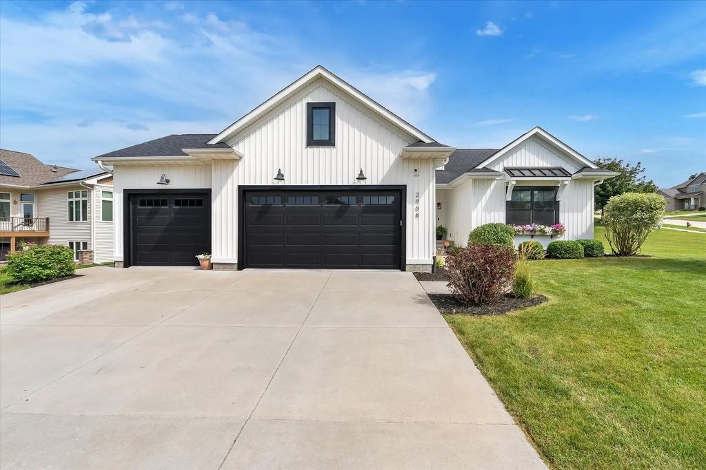 2908 Diamond Mil Circle, Coralville