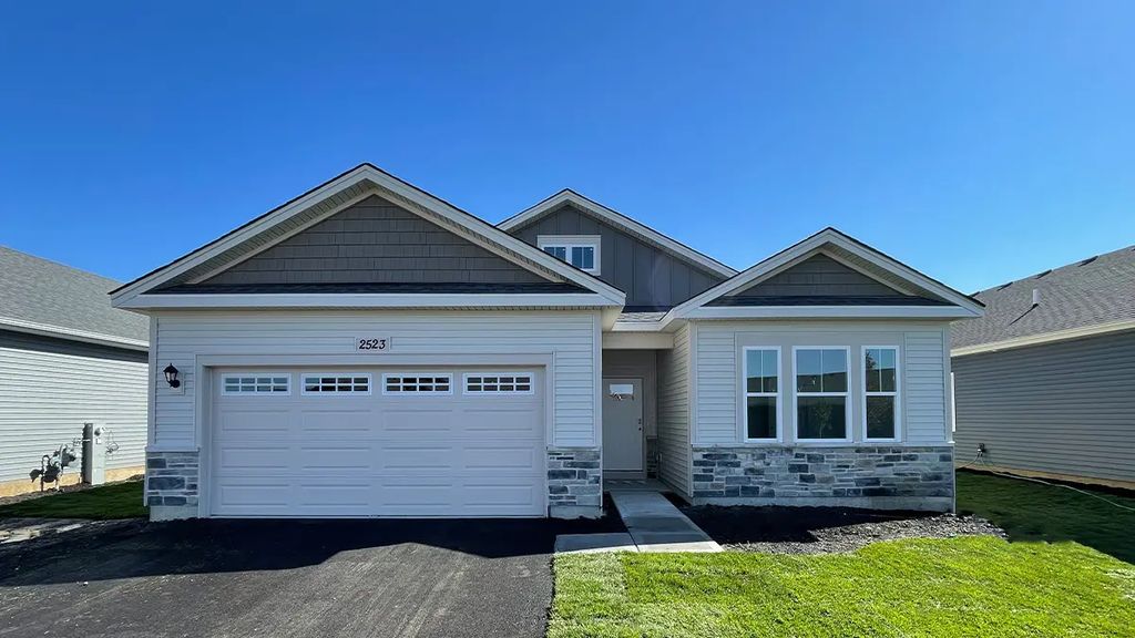 2523 Skye Drive, Pingree Grove