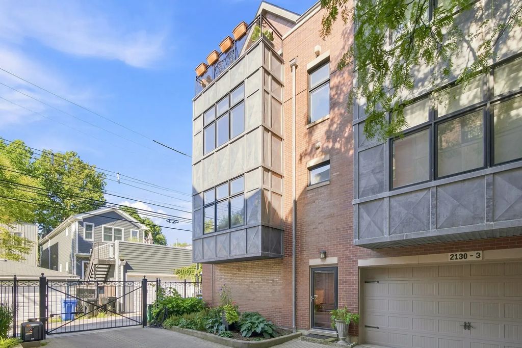 2130 W Irving Park Road 4, Chicago, 60618