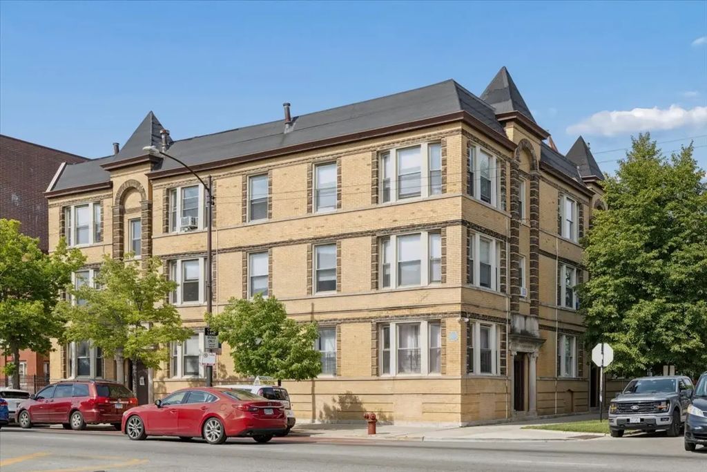 2405 W Mclean Avenue 1, Chicago