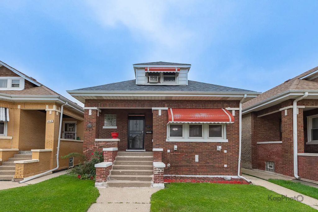 5323 S Christiana Avenue, Chicago