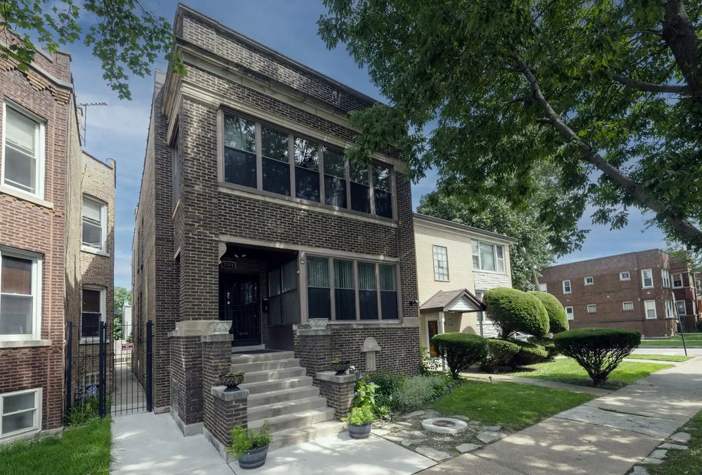 5104 W Hutchinson Street 2, Chicago, 60641