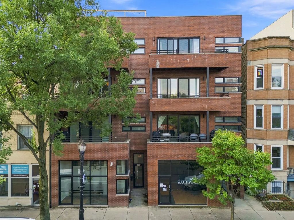 1925 W Irving Park Road 3, Chicago, 60613