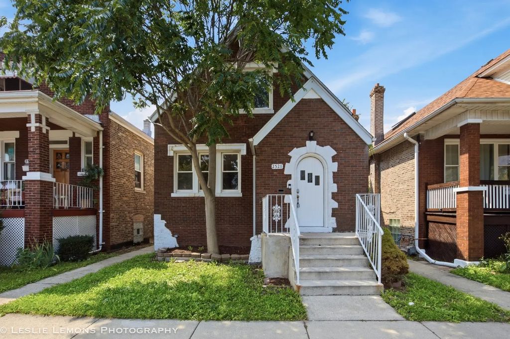 2528 Ridgeland Avenue, Berwyn
