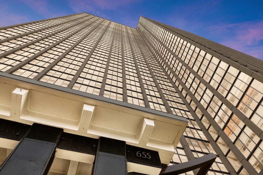655 W Irving Park Road 1115, Chicago, 60613
