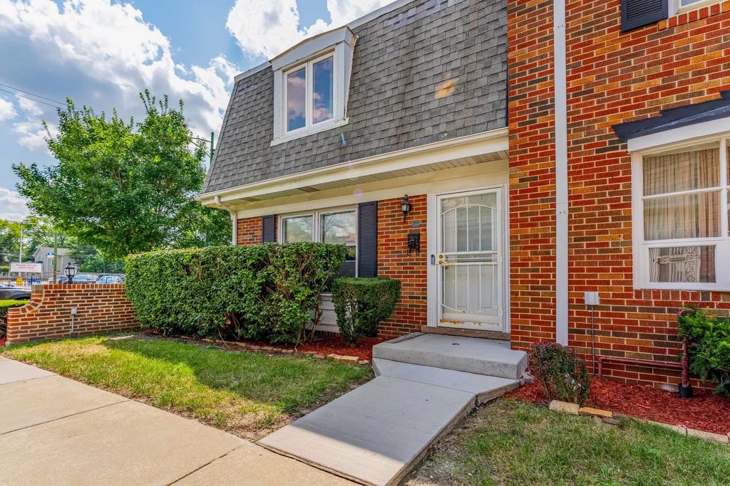 2314 W 111th Street A, Chicago, 60643