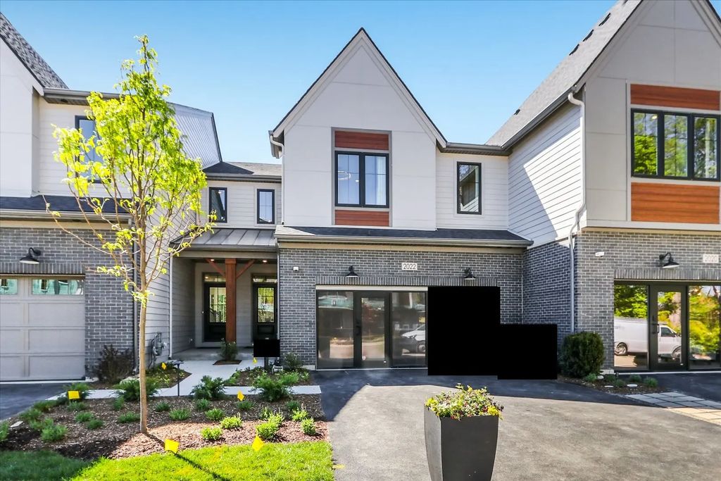 2076 Iron Ridge Lane, Naperville