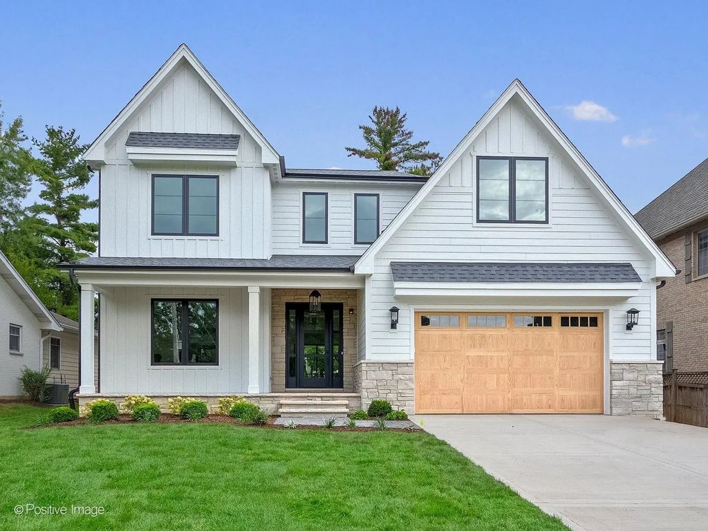 434 Traube Avenue, Clarendon Hills