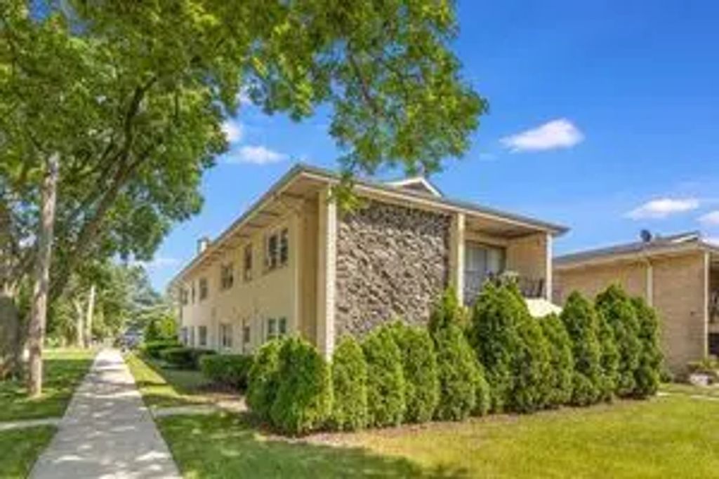1245 La Grange Road 1f, La Grange Park