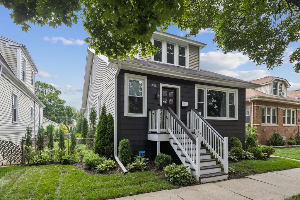 6028 N Newburg Avenue, Chicago