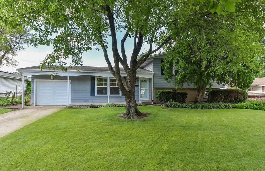 535 Illini Drive, Carol Stream