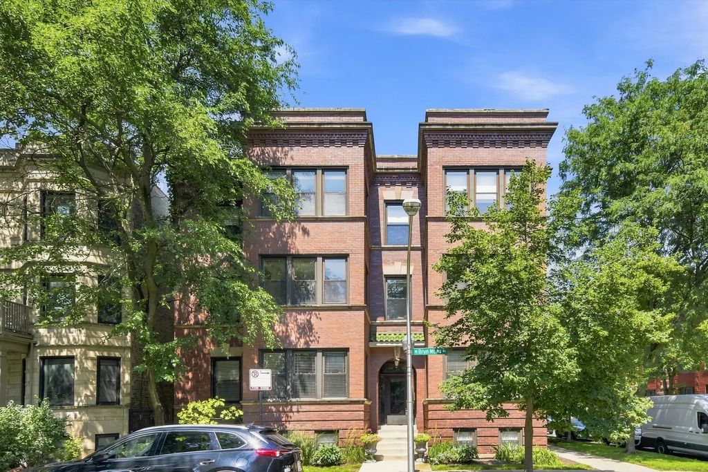 1330 W Bryn Mawr Avenue 2, Chicago, 60660