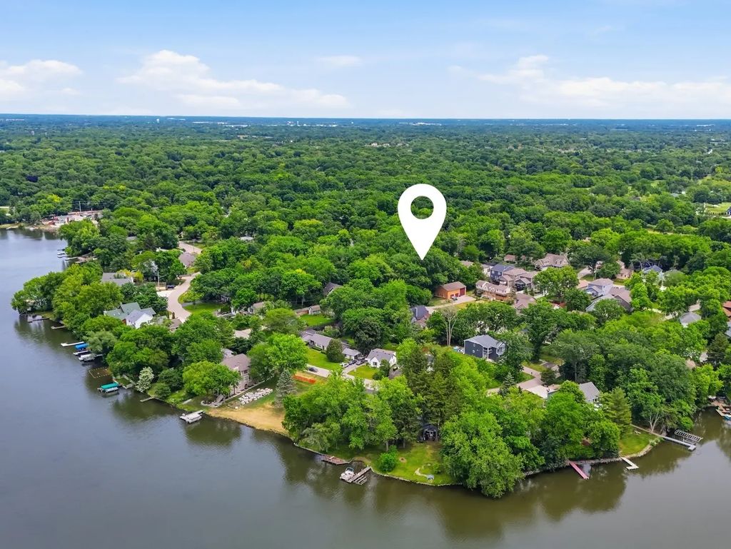 24017 N Valley Road, Lake Zurich