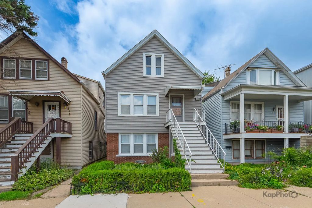 4338 S Mozart Street, Chicago