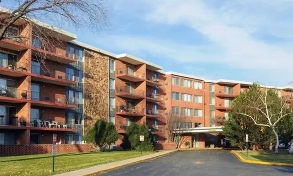 16 E Old Willow Road 209s, Prospect Heights