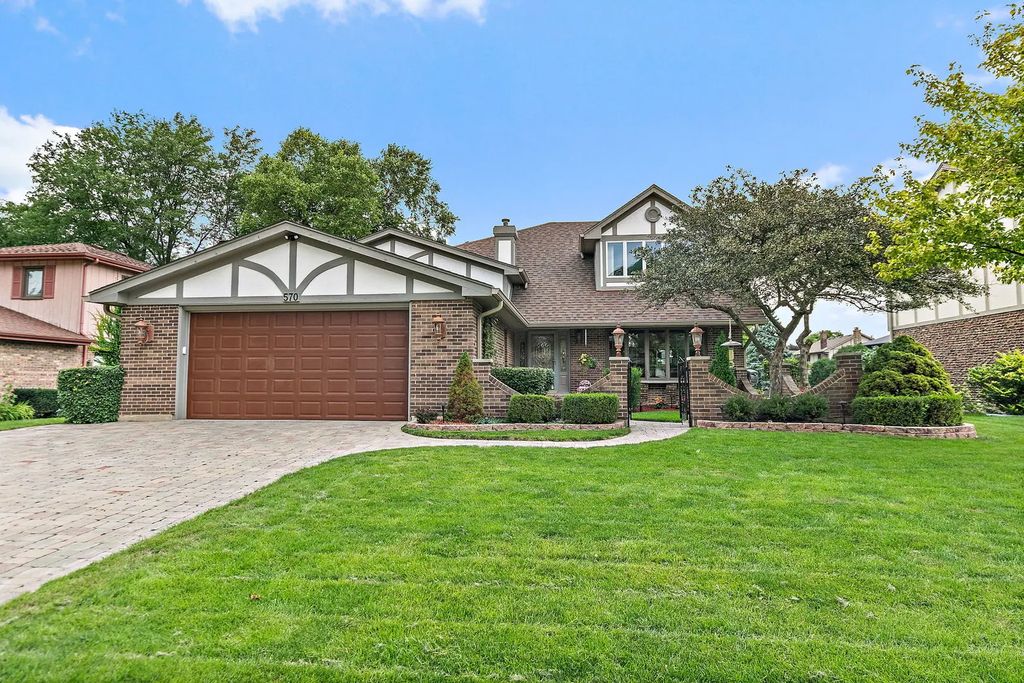 570 Sandpebble Drive, Schaumburg
