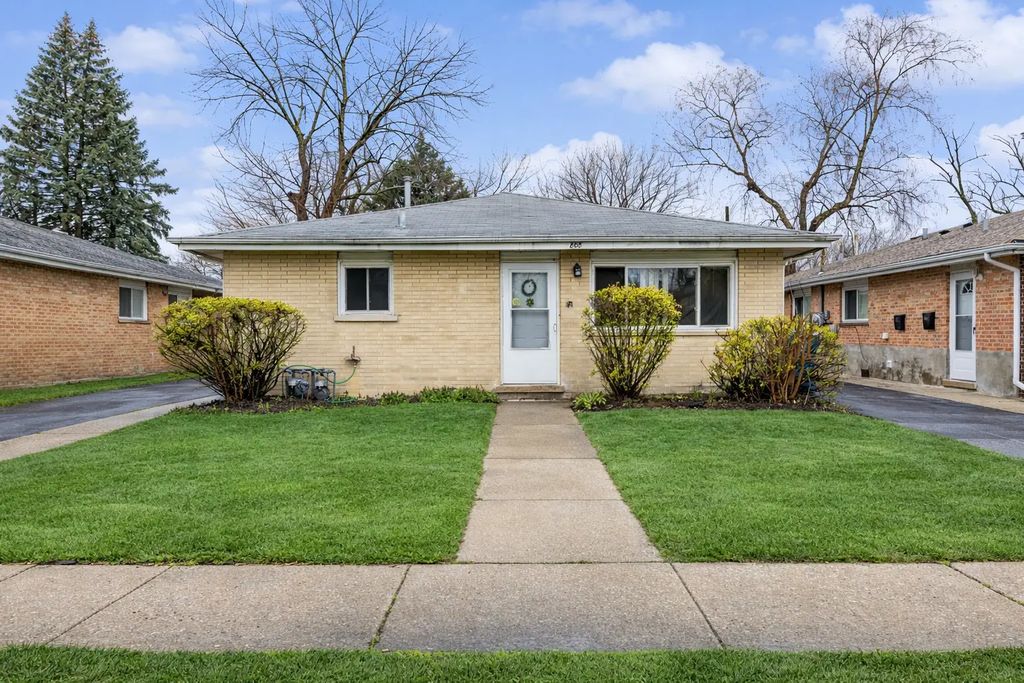 808 Mackinaw Avenue, Calumet City