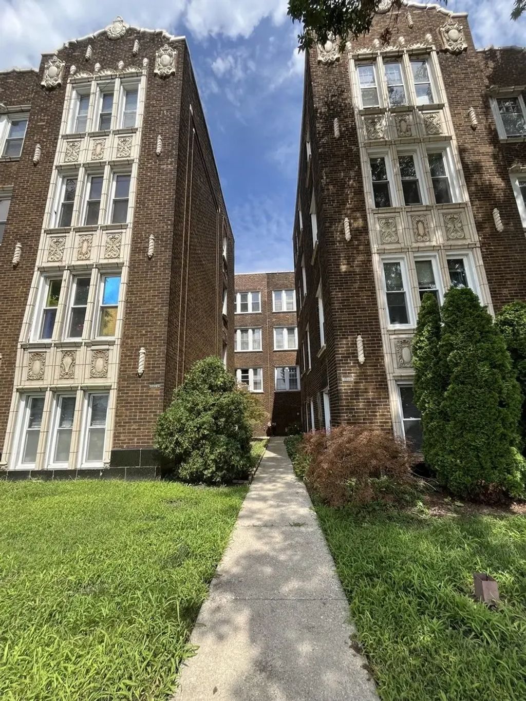 2840 W Addison Street 3s, Chicago, 60618