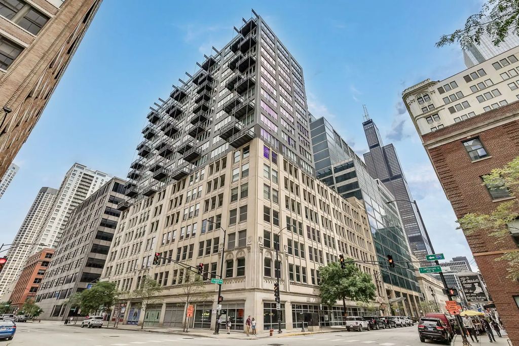 565 W Quincy Street 814, Chicago, 60661