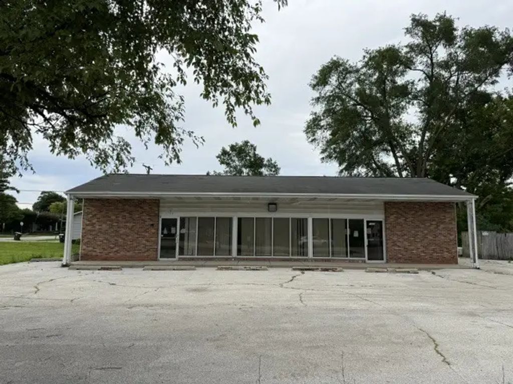 1305 N Fairfield Road, Round Lake Beach