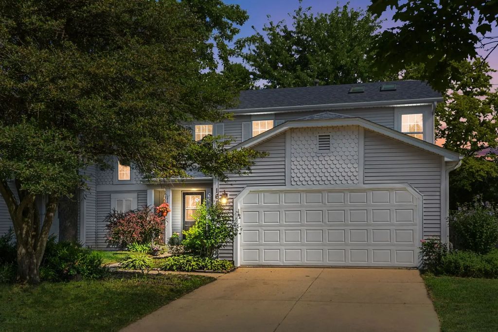 1615 Estate Circle, Naperville
