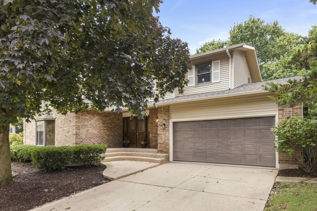 8 Keystone Court, Bolingbrook