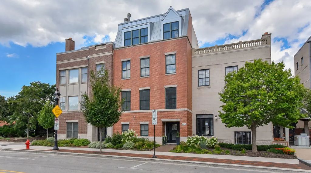 460 Pennsylvania Avenue B, Glen Ellyn