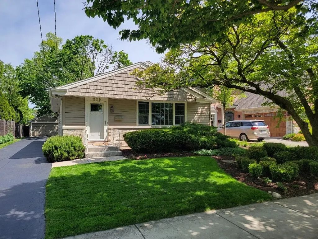 229 Fuller Road, Hinsdale