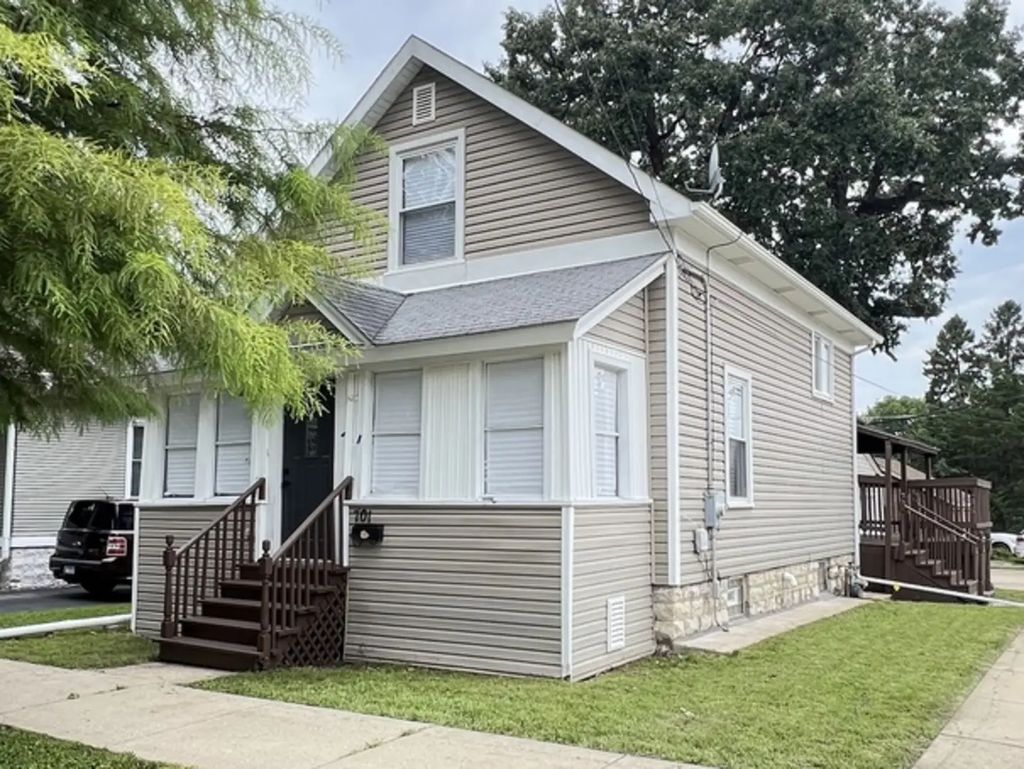 701 Hamilton Avenue, Aurora