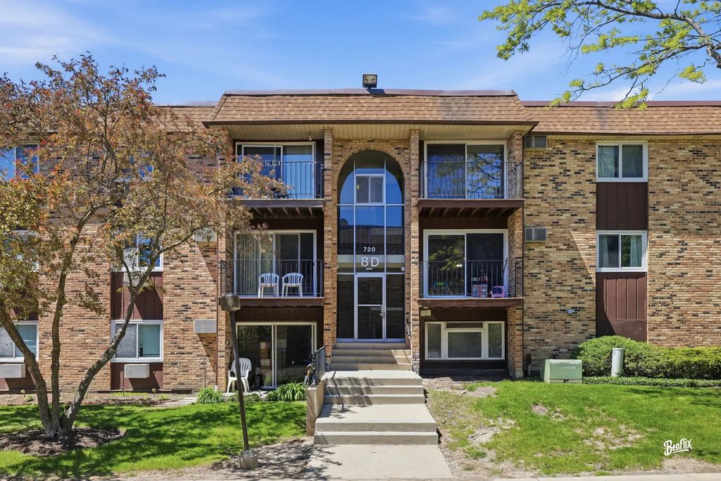 720 Hill Drive 8-302, Hoffman Estates