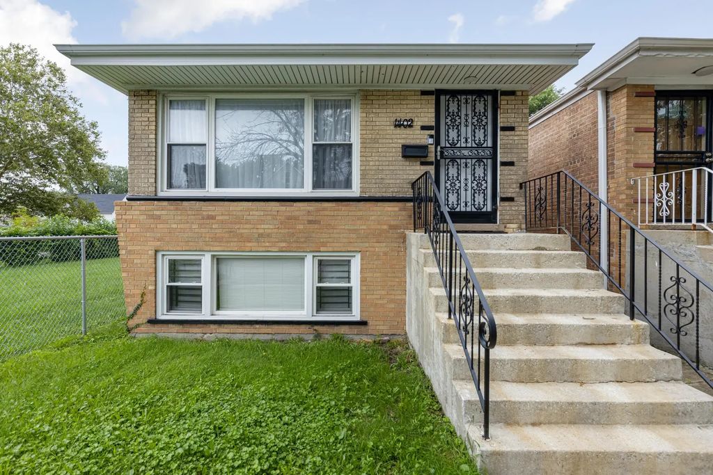 1402 E 76th Street, Chicago