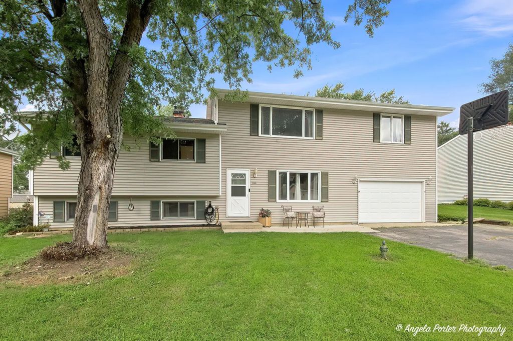 1106 Quincy Avenue, Johnsburg