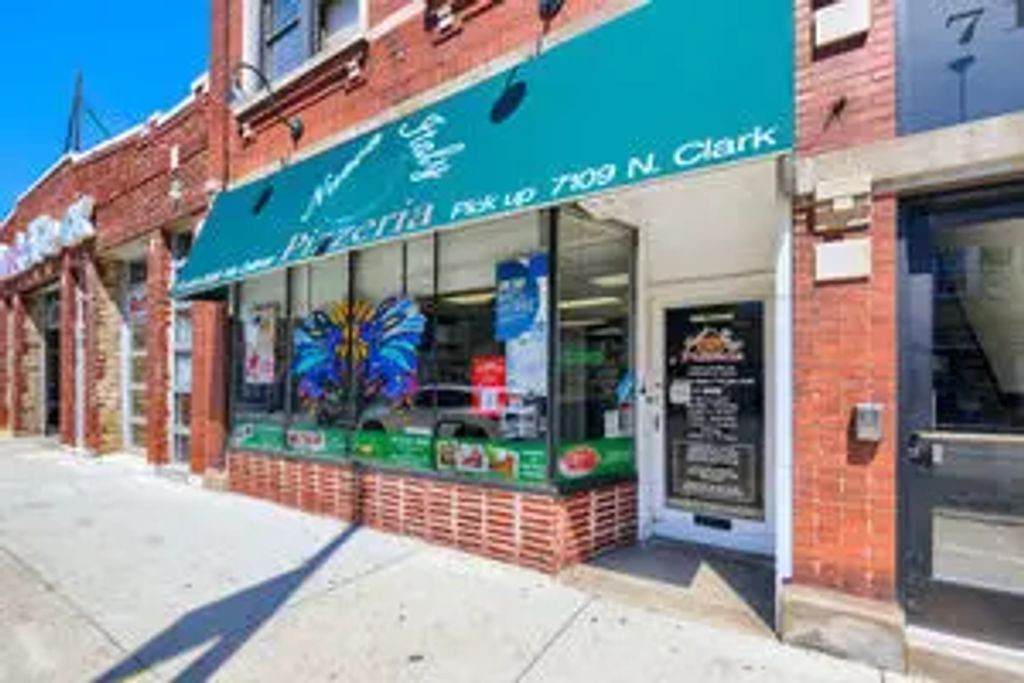 7109 N Clark Street, Chicago