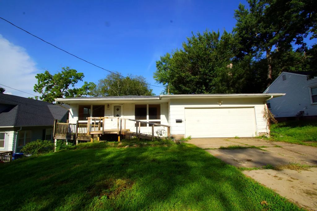 708 15th Street, Bettendorf