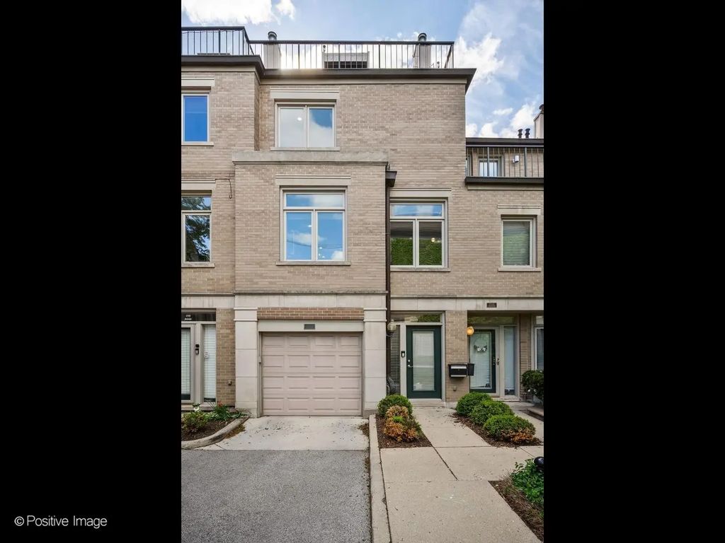 2731 N Janssen Avenue, Chicago, 60614